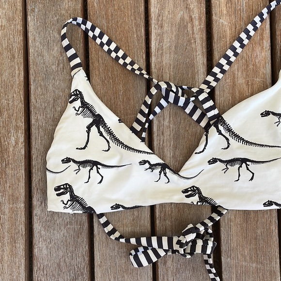 ❣️HOST PICK❣️ Boys + Arrows Reversible Bikini Top in Primal - Picture 2 of 7